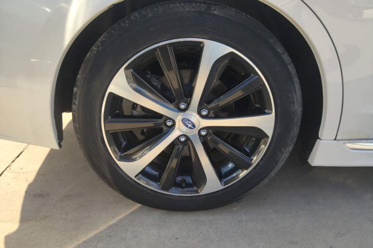 Used Subaru Legacy 2016 2.5i All-Wheel-Drive Glory Edition Right Rear Wheel Hub