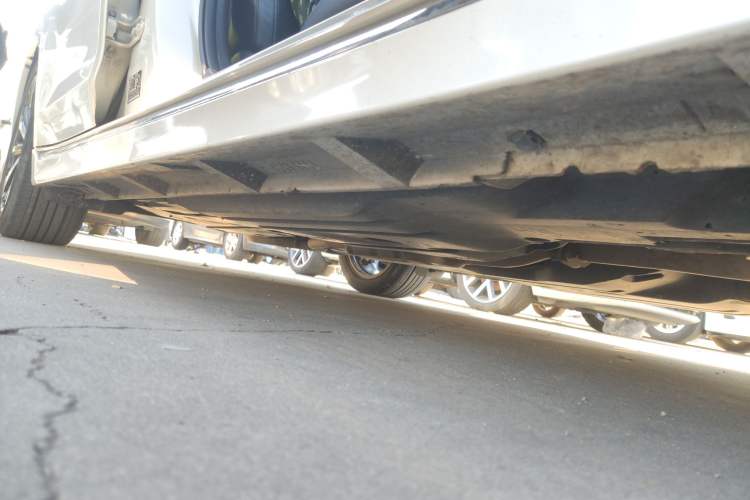 Used Subaru Legacy 2016 2.5i All-Wheel-Drive Glory Edition Right Side Sill