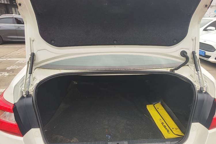 Used Subaru Legacy 2016 2.5i All-Wheel-Drive Glory Edition Trunk