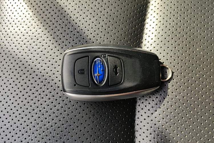 Used Subaru Legacy 2016 2.5i All-Wheel-Drive Glory Edition Vehicle Key