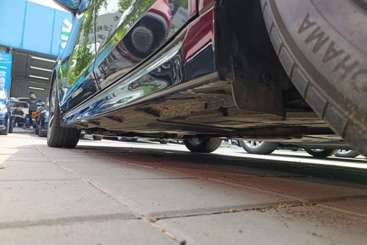 Used Subaru Legacy 2017 2.5i All-Wheel-Drive Glory Edition Left Side Sill