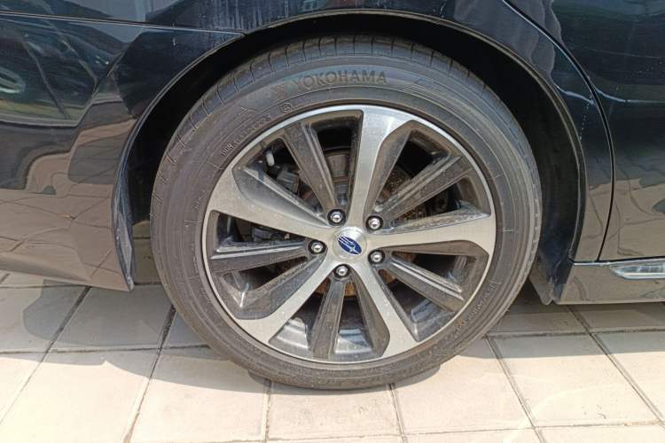 Used Subaru Legacy 2017 2.5i All-Wheel-Drive Glory Edition Right Rear Wheel Hub