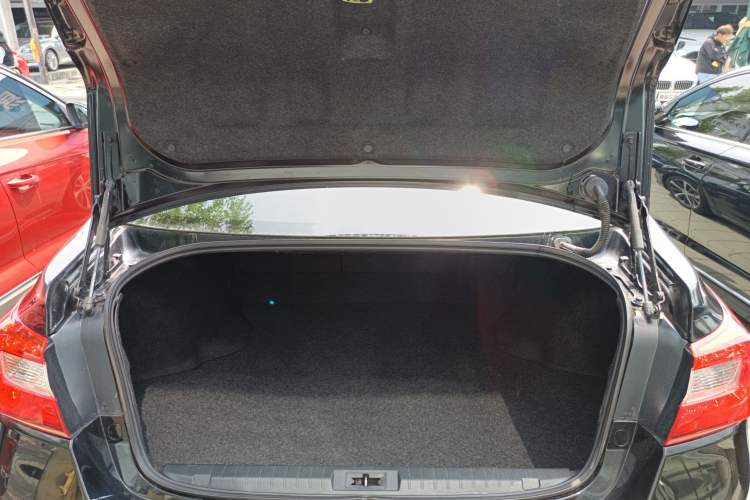 Used Subaru Legacy 2017 2.5i All-Wheel-Drive Glory Edition Trunk