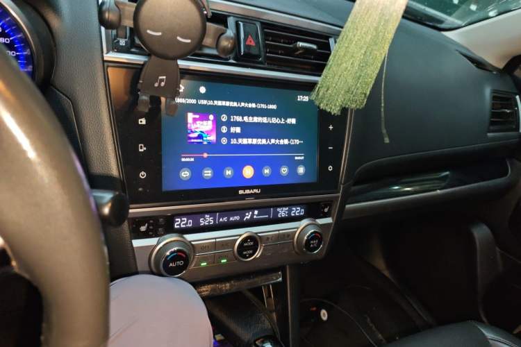 Used Subaru Legacy 2017 2.5i All-Wheel-Drive Glory Edition Audio And AC Panel