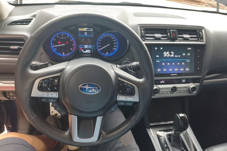 Used Subaru Legacy 2017 2.5i All-Wheel-Drive Prestige Edition EyeSight Center Console