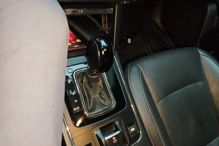 Used Subaru Legacy 2017 2.5i All-Wheel-Drive Glory Edition Gear Lever