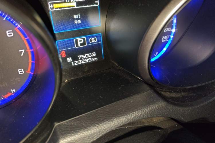 Used Subaru Legacy 2017 2.5i All-Wheel-Drive Glory Edition Odometer Close Up