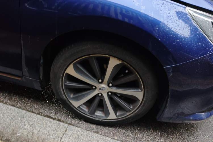 Used Subaru Legacy 2017 2.5i All-Wheel-Drive Glory Edition Right Front Wheel Hub