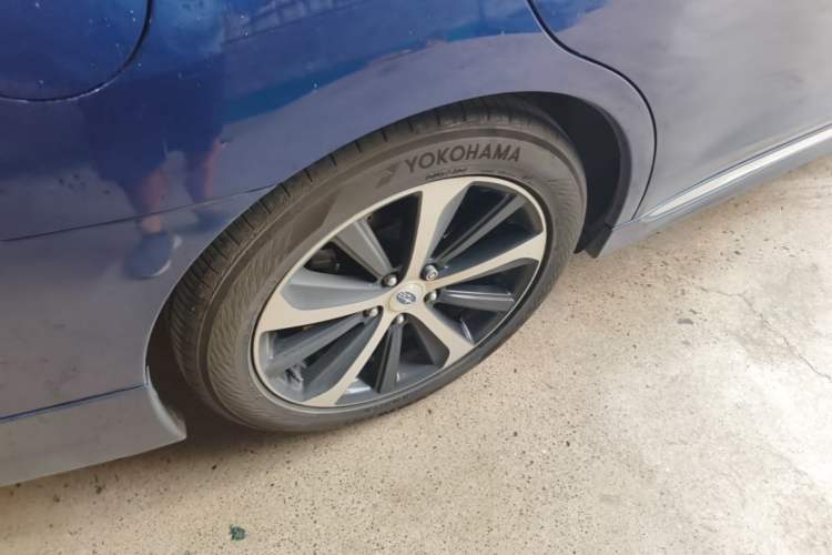 Used Subaru Legacy 2017 2.5i All-Wheel-Drive Prestige Edition EyeSight Right Rear Wheel Hub