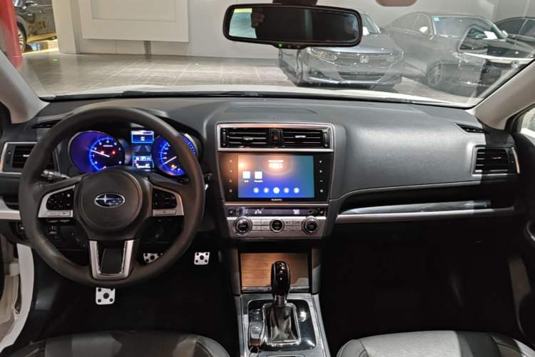 Used Subaru Legacy 2017 2.5i All-Wheel-Drive Prestige Edition EyeSight Center Console