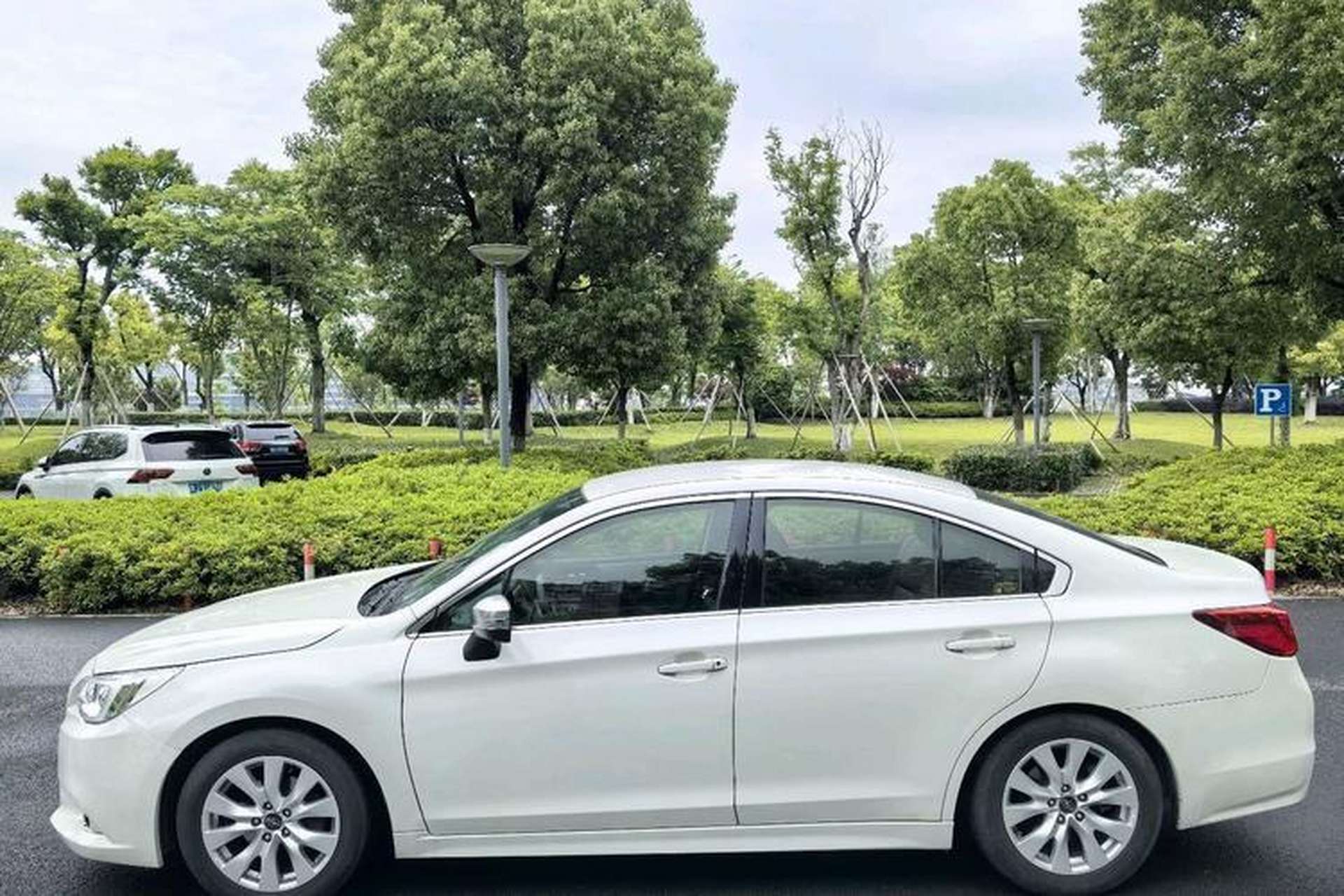 Used Subaru Legacy 2017 2.5i All-Wheel-Drive Fashion Edition Exterior 3