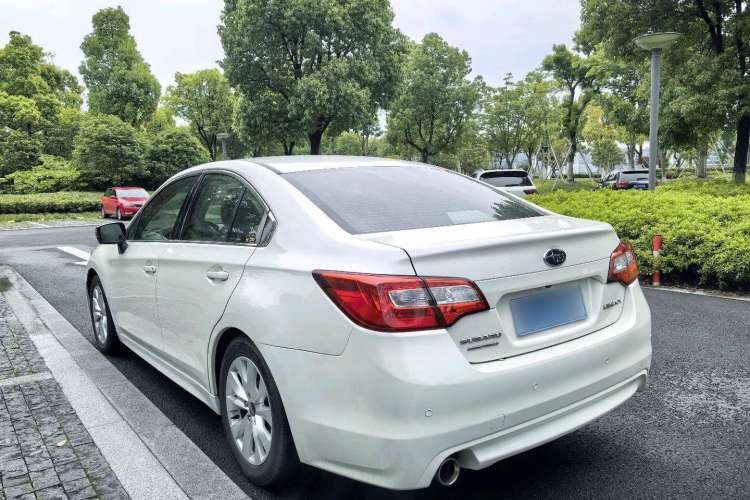 Used Subaru Legacy 2017 2.5i All-Wheel-Drive Fashion Edition Exterior 4