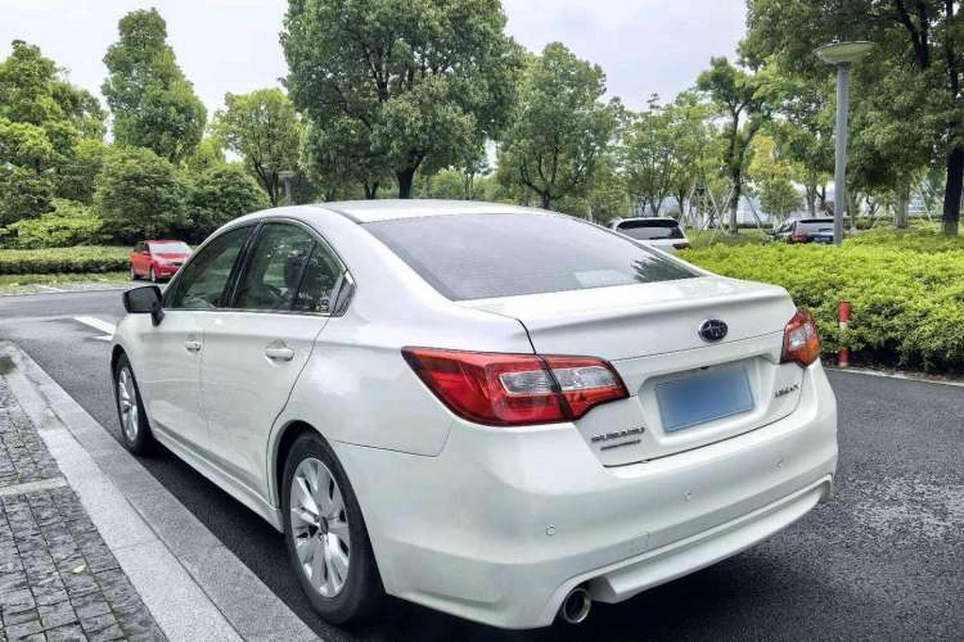 Used Subaru Legacy 2017 2.5i All-Wheel-Drive Fashion Edition Exterior 4
