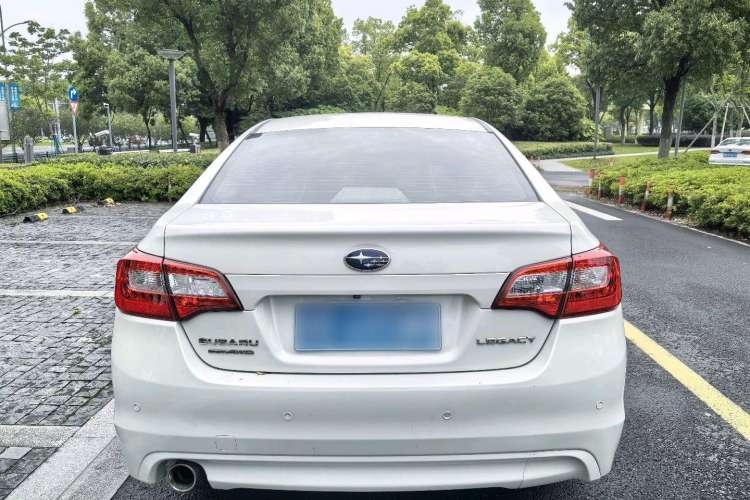 Used Subaru Legacy 2017 2.5i All-Wheel-Drive Fashion Edition Exterior 5