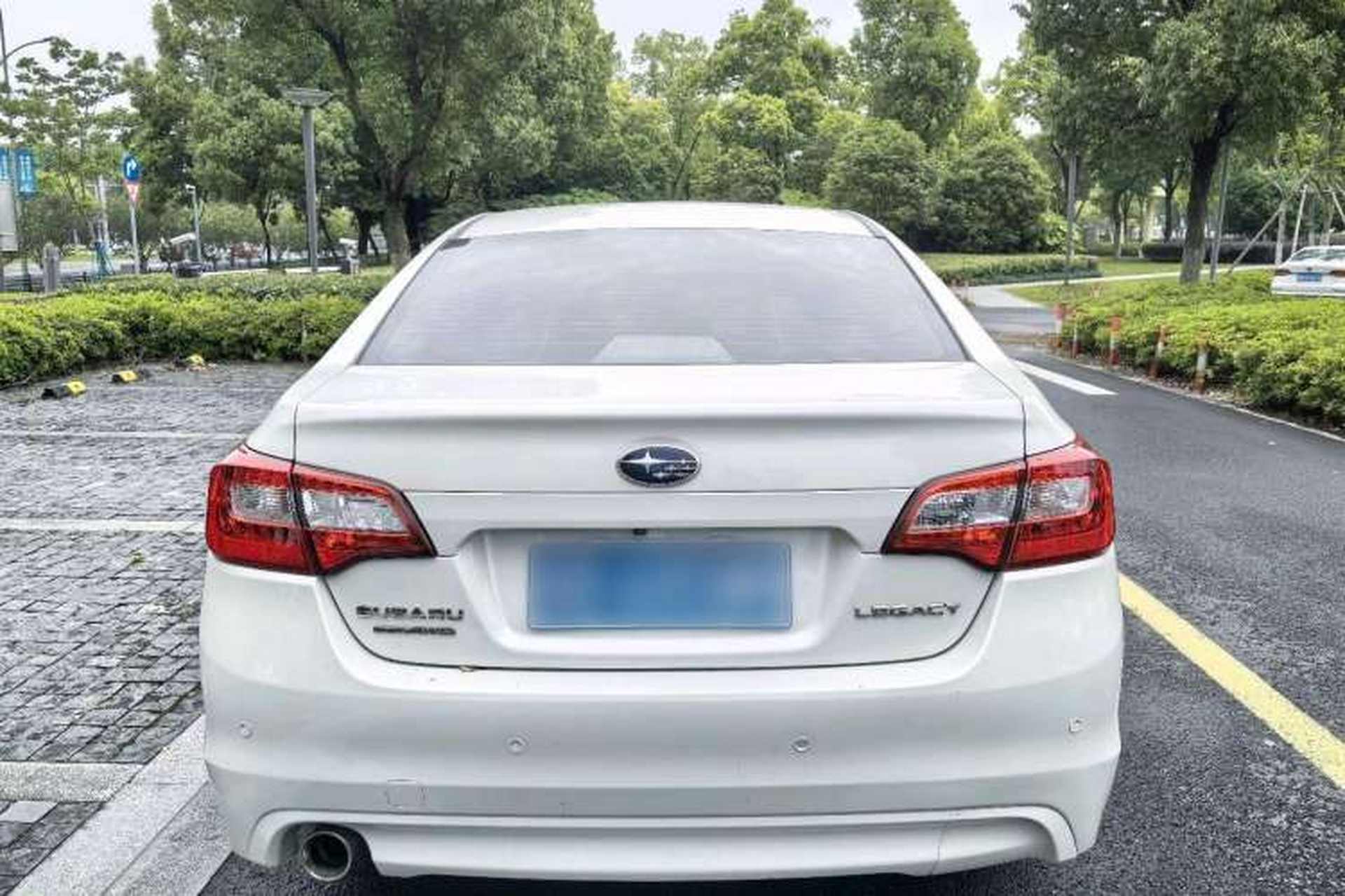 Used Subaru Legacy 2017 2.5i All-Wheel-Drive Fashion Edition Exterior 5