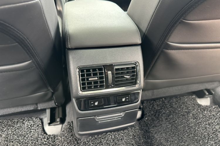 Used Subaru Legacy 2017 2.5i All-Wheel-Drive Prestige Edition EyeSight Interior 11