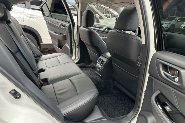 Used Subaru Legacy 2017 2.5i All-Wheel-Drive Prestige Edition EyeSight Interior 13