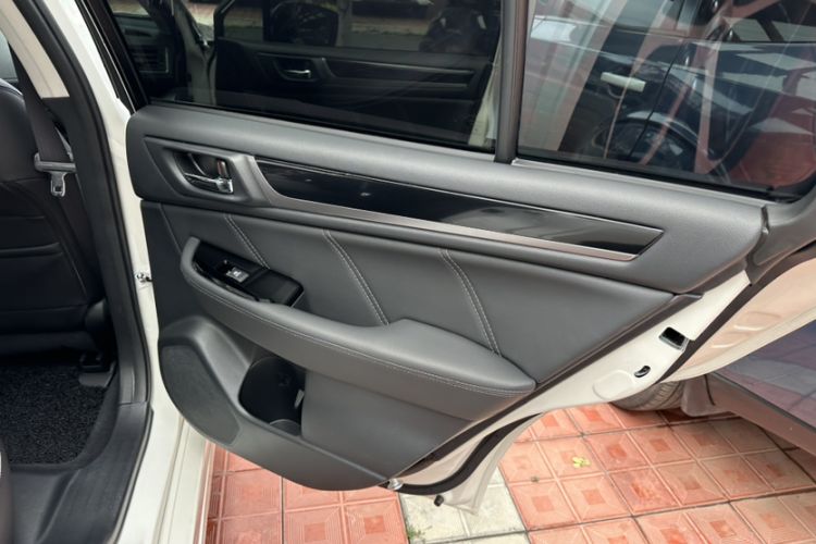 Used Subaru Legacy 2017 2.5i All-Wheel-Drive Prestige Edition EyeSight Interior 2
