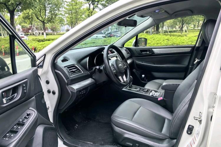 Used Subaru Legacy 2017 2.5i All-Wheel-Drive Fashion Edition Interior 5