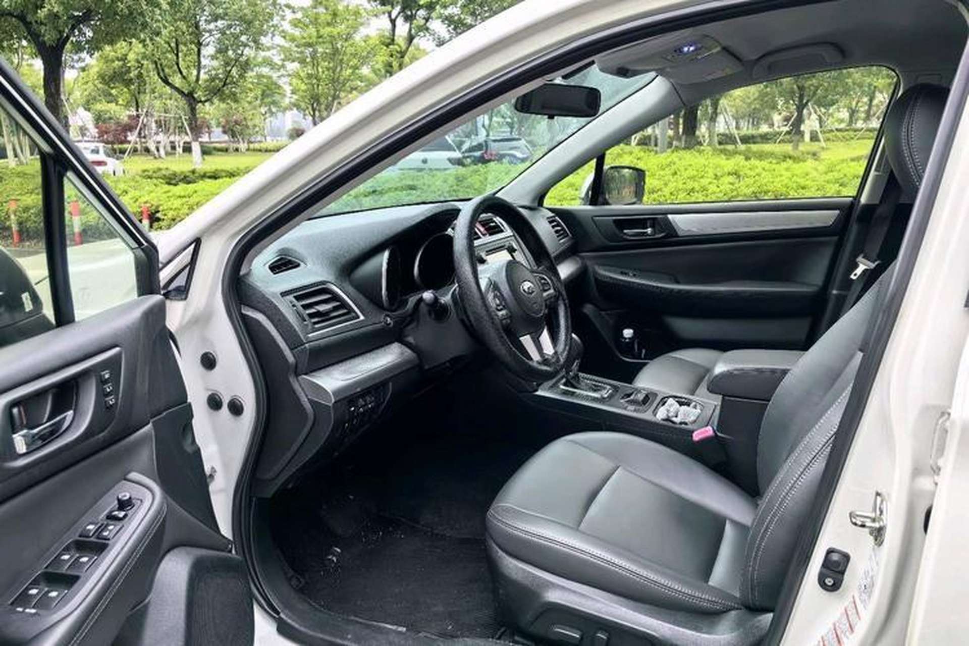 Used Subaru Legacy 2017 2.5i All-Wheel-Drive Fashion Edition Interior 5
