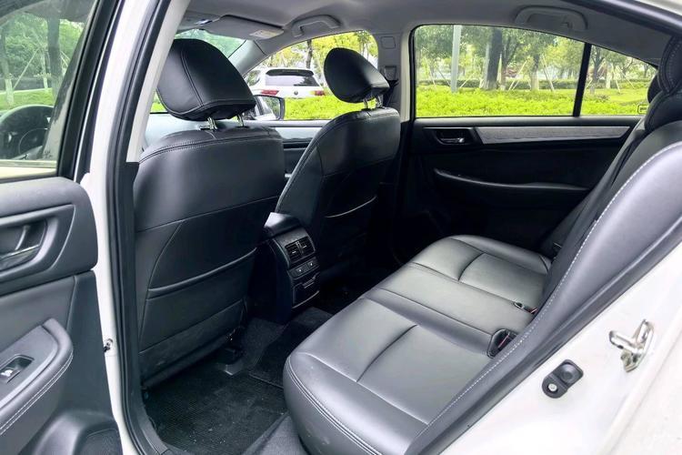 Used Subaru Legacy 2017 2.5i All-Wheel-Drive Fashion Edition Interior 6