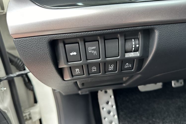 Used Subaru Legacy 2017 2.5i All-Wheel-Drive Prestige Edition EyeSight Interior 8