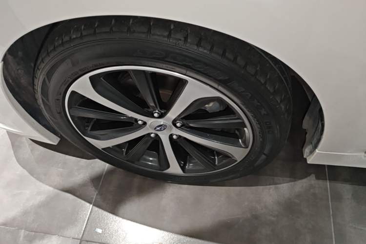Used Subaru Legacy 2017 2.5i All-Wheel-Drive Prestige Edition EyeSight Left Front Wheel Hub