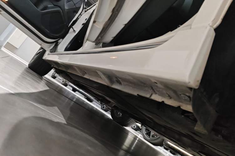 Used Subaru Legacy 2017 2.5i All-Wheel-Drive Prestige Edition EyeSight Left Side Sill