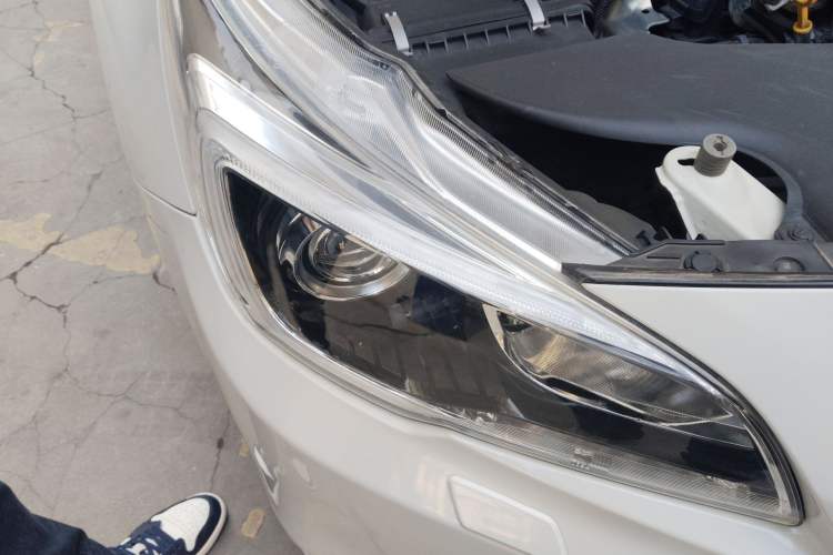 Used Subaru Legacy 2017 2.5i All-Wheel-Drive Prestige Edition EyeSight Right Front Headlight
