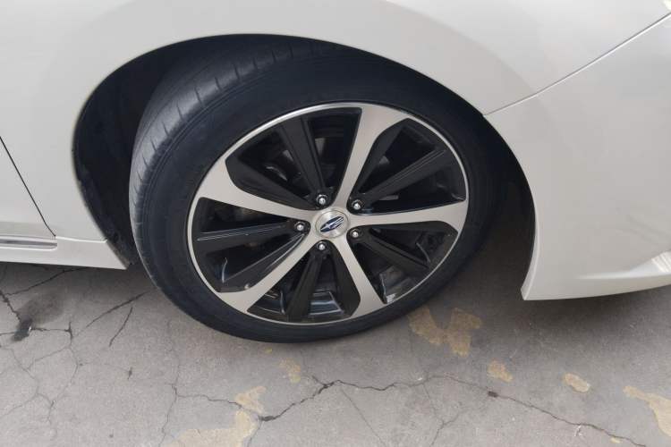 Used Subaru Legacy 2017 2.5i All-Wheel-Drive Prestige Edition EyeSight Right Front Wheel Hub
