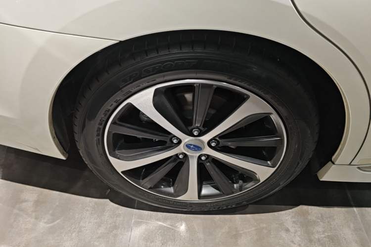 Used Subaru Legacy 2017 2.5i All-Wheel-Drive Prestige Edition EyeSight Right Rear Wheel Hub