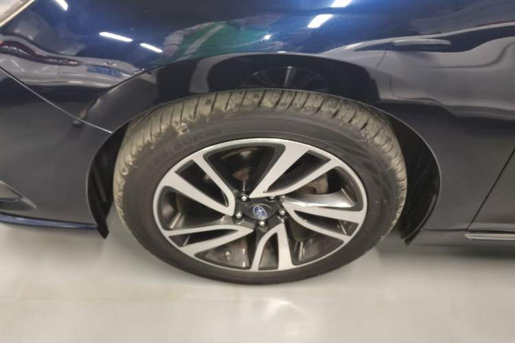 Used Subaru Legacy 2018 2.5i All-Wheel-Drive Prestige Edition EyeSight Left Front Wheel Hub