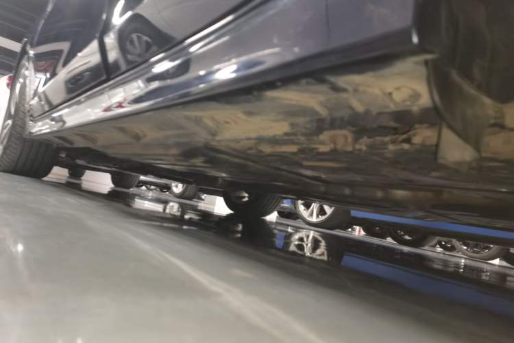 Used Subaru Legacy 2018 2.5i All-Wheel-Drive Prestige Edition EyeSight Left Side Sill