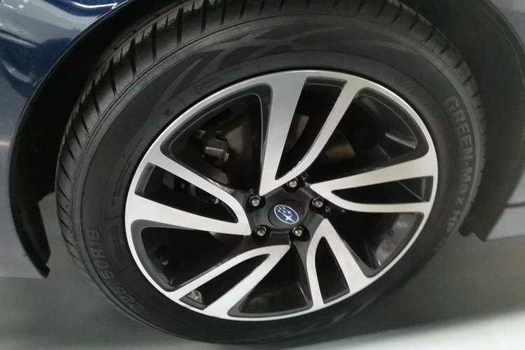 Used Subaru Legacy 2018 2.5i All-Wheel-Drive Prestige Edition EyeSight Right Rear Wheel Hub