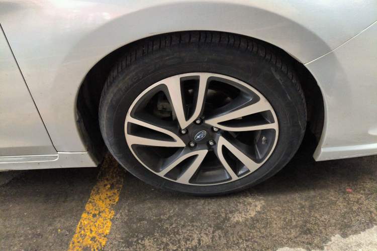 Used Subaru Legacy 2018 2.5i All-Wheel-Drive Prestige Edition EyeSight Right Front Wheel Hub