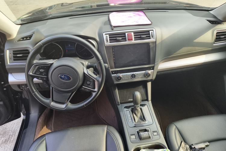 Used Subaru Legacy 2019 2.5i All-Wheel Drive Fashion Edition Center Console