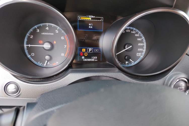 Used Subaru Legacy 2019 2.5i All-Wheel-Drive Prestige Edition with EyeSight Odometer Close Up