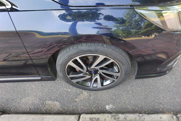 Used Subaru Legacy 2019 2.5i All-Wheel-Drive Prestige Edition with EyeSight Right Front Wheel Hub
