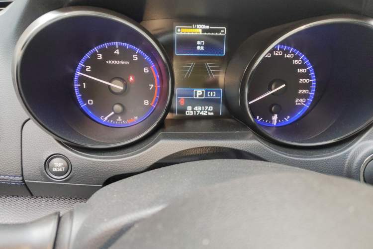Used Subaru Legacy 2019 2.5i All-Wheel-Drive Prestige Edition with EyeSight Odometer Close Up