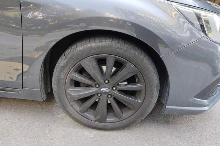Used Subaru Legacy 2019 2.5i All-Wheel-Drive Prestige Edition with EyeSight Right Front Wheel Hub
