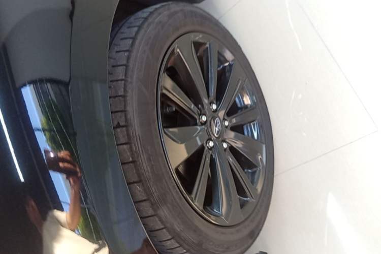 Used Subaru Legacy 2020 Restyled 2.5i Glory Limited Edition EyeSight Left Front Wheel Hub