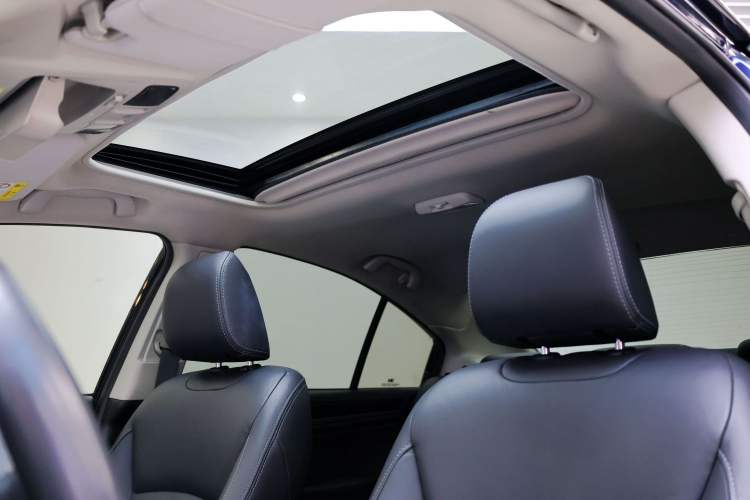 Used Subaru Legacy 2020 Revised Version 2.5i All-Wheel-Drive Glory Edition with EyeSight Interior 12
