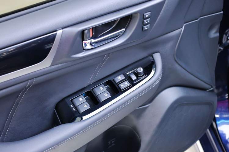 Used Subaru Legacy 2020 Revised Version 2.5i All-Wheel-Drive Glory Edition with EyeSight Interior 2