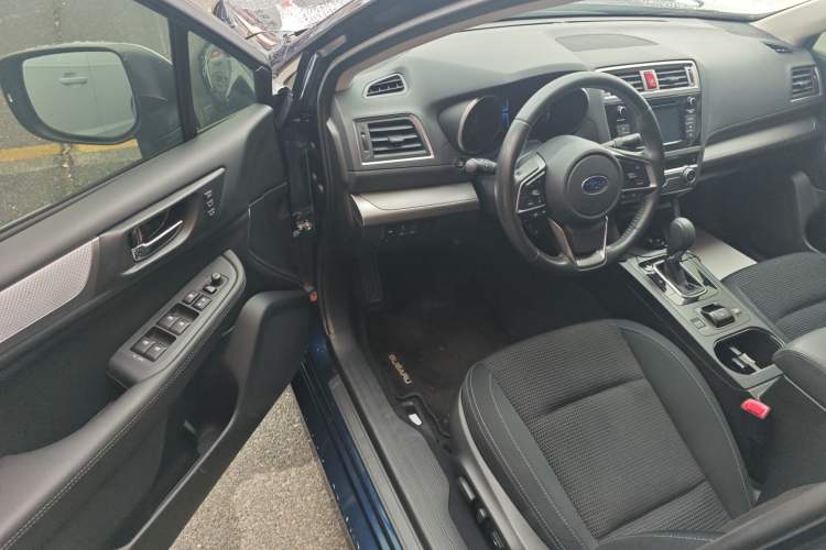 Used Subaru Legacy 2020 Revised Version 2.5i All-Wheel-Drive Fashion Edition Interior 3