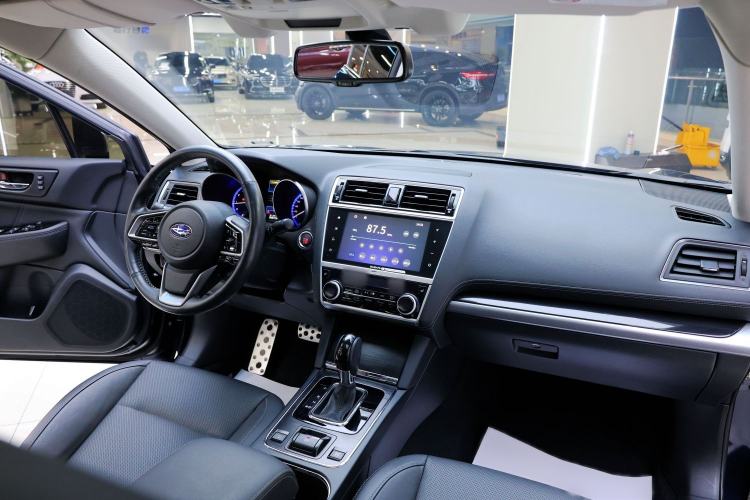 Used Subaru Legacy 2020 Revised Version 2.5i All-Wheel-Drive Glory Edition with EyeSight Interior 4