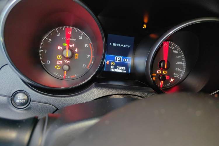 Used Subaru Legacy 2020 Revised Version 2.5i All-Wheel-Drive Fashion Edition Odometer Close Up
