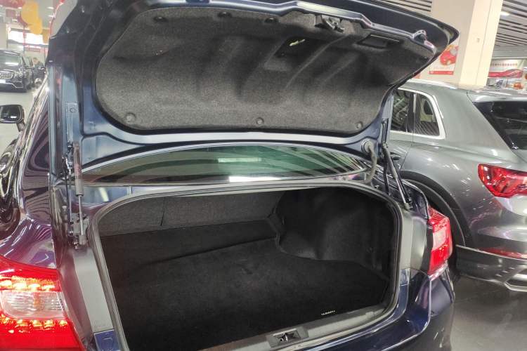 Used Subaru Legacy 2020 Restyled 2.5i Glory Limited Edition EyeSight Trunk