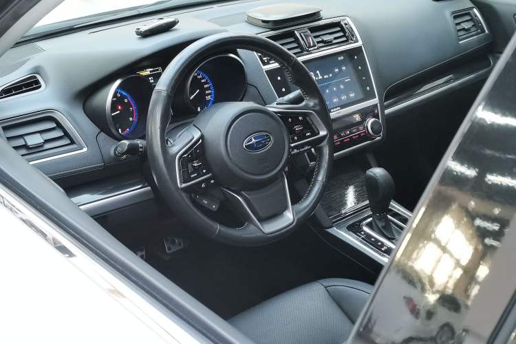 Used Subaru Legacy 2020 Revised Version 2.5i All-Wheel-Drive Glory Edition with EyeSight Interior 3