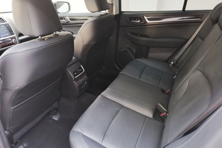 Used Subaru Legacy 2020 Revised Version 2.5i All-Wheel-Drive Glory Edition with EyeSight Interior 3
