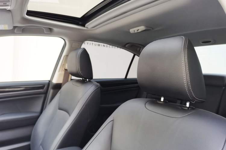 Used Subaru Legacy 2020 Revised Version 2.5i All-Wheel-Drive Glory Edition with EyeSight Interior 4